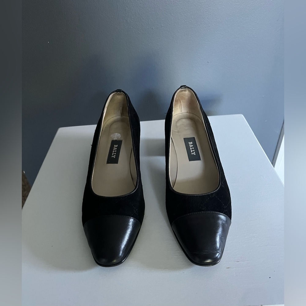VTG Bally Black Suede Smooth Leather Combo Campanula Cap toe Pump Low Heel Sz 37